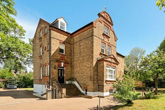 2 Bedroom Flat To Rent In Kings Road, Richmond, TW10