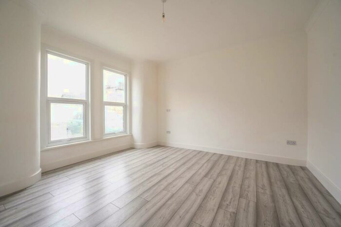4 Bedroom House To Rent In Knox Road, Forest Gate, London, E7