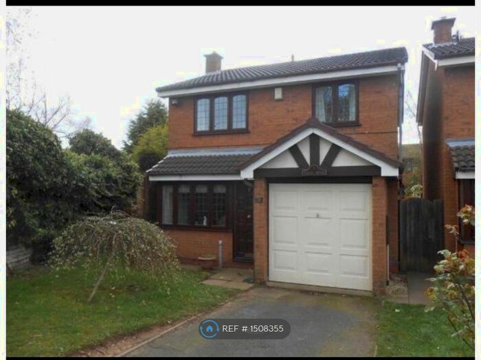 3 Bedroom Detached House To Rent In Royal Scot Grove, Walsall, WS1