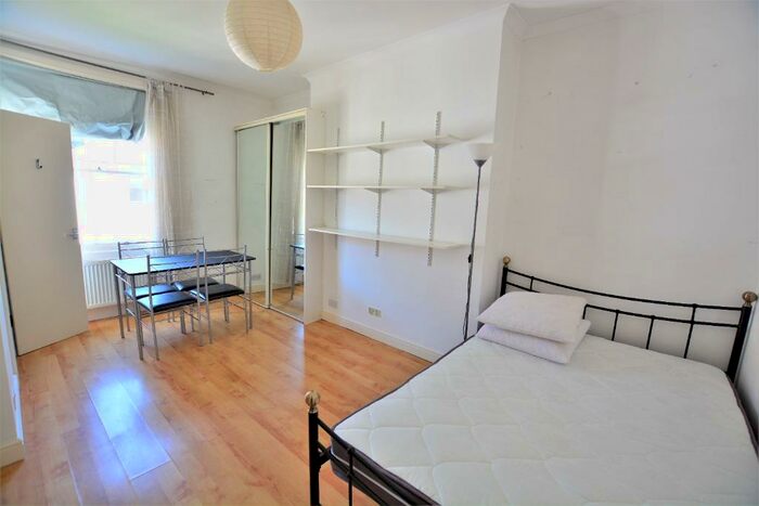 Studio To Rent In Powis Road, City Centre, Brighton, BN1