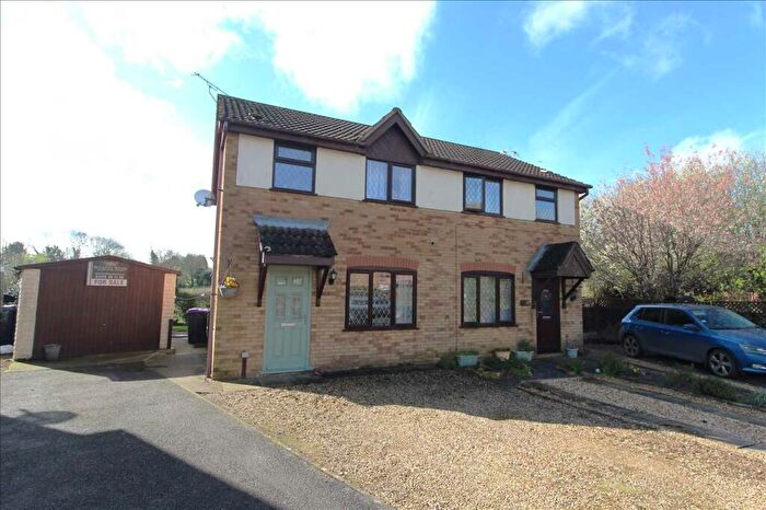 3 Bedroom Semi-Detached House For Sale In The Chase, Ropsley, Grantham, NG33