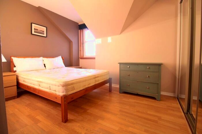 1 Bedroom Flat To Rent In Spring Garden, Top Floor, AB25