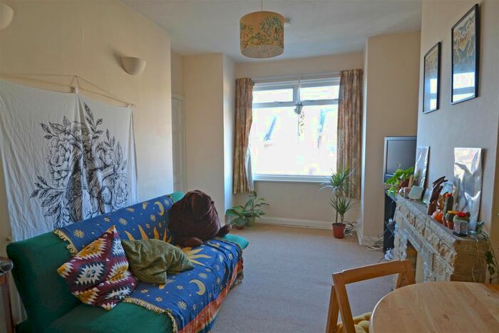 2 Bedroom Flat To Rent In Buller Road, Brighton BN2