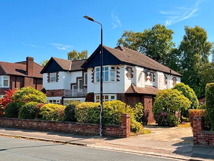 4 Bedroom Detached House To Rent In Kenilworth Road, Sale, M33