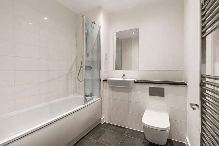 3 Bedroom Flat To Rent In Fizzy Walthamstow, D Blackhorse Lane, Walthamstow, E17