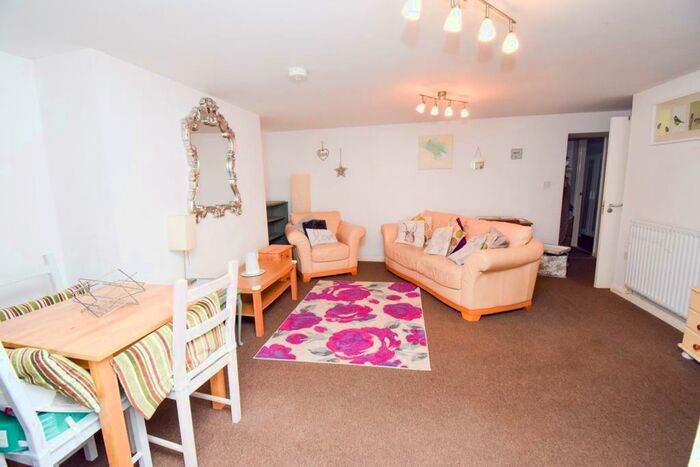 2 Bedroom Apartment To Rent In Hawthorne Terrace, Newcastle Upon Tyne, NE4