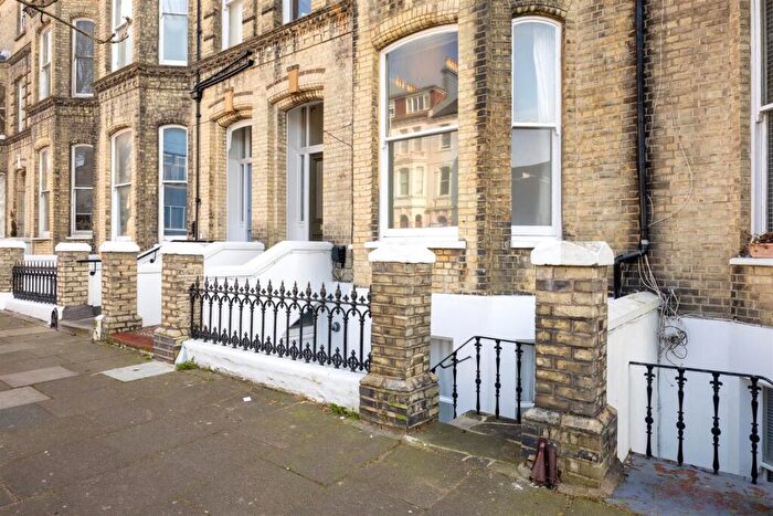 2 Bedroom Flat To Rent In Tisbury Road, Hove, BN3