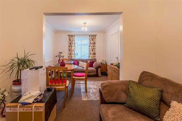 2 Bedroom Property To Rent In Birchgrove Road, Birchgrove, Swansea, SA7