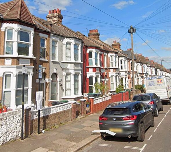 2 Bedroom Flat To Rent In Drayton Road, London, N17