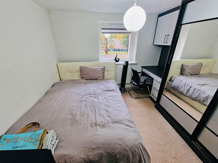 2 Bedroom Flat To Rent In St Andrews Rd, St Andrews Rd, Uxbridge, UB10