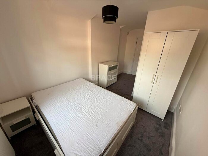 9 Bedroom Semi Detached House To Rent In Hamilton Road, University, RG1