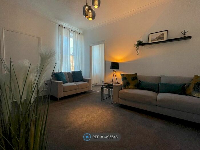 4 Bedroom Flat To Rent In Brighton Road, Gateshead, NE8