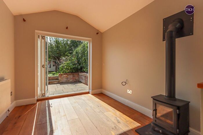 3 Bedroom End Of Terrace House For Sale In Church Lane, Kings Langley, Hertfordshire, WD4