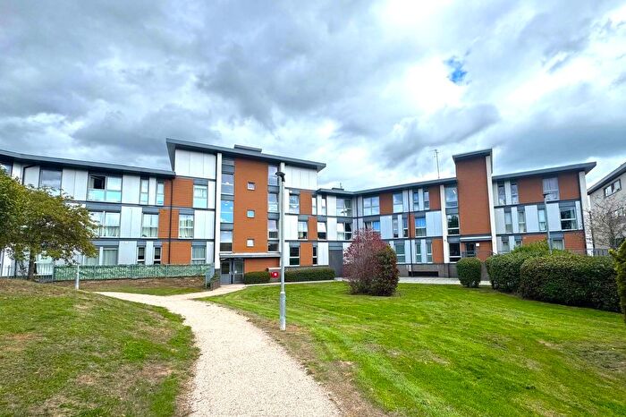 2 Bedroom Flat To Rent In Commonwealth Drive, Crawley, RH10