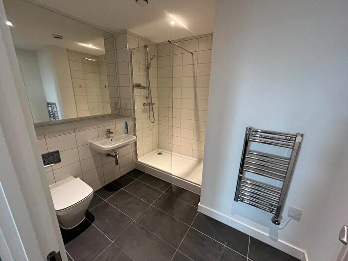 2 Bedroom Flat To Rent In Boundary Lane, Manchester, Greater Manchester, M15