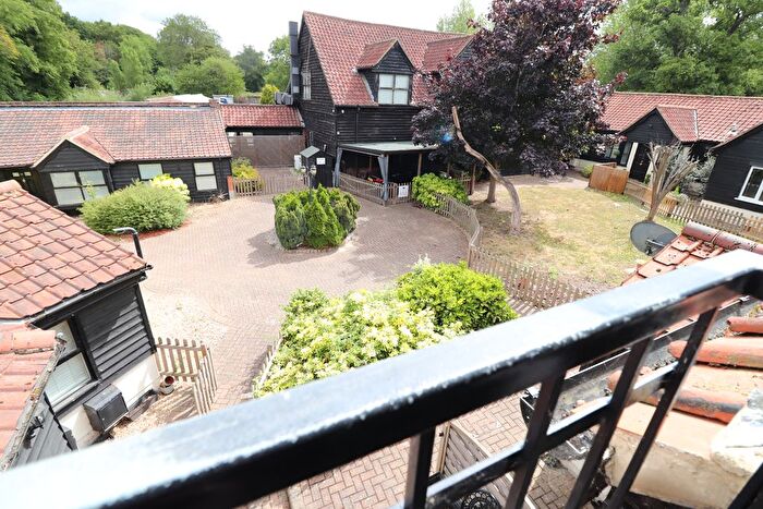 2 Bedroom Property To Rent In Coxtie Green Road, Brentwood, CM14