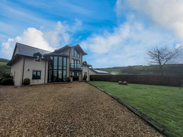 6 Bedroom Detached House For Sale In Bronwydd Arms, Carmarthen SA33