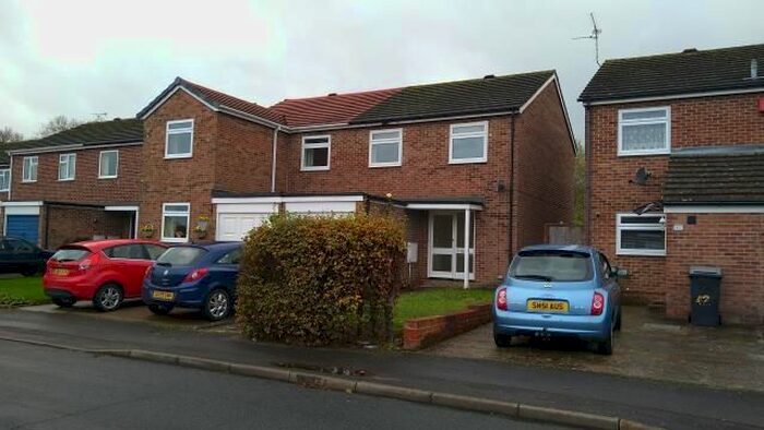 3 Bedroom Terraced House To Rent In Rosedale Gardens, Thatcham, RG19