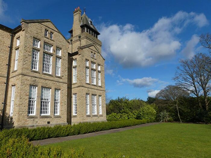3 Bedroom Apartment To Rent In Aysgarth Court, Clifford Drive, Menston, LS29