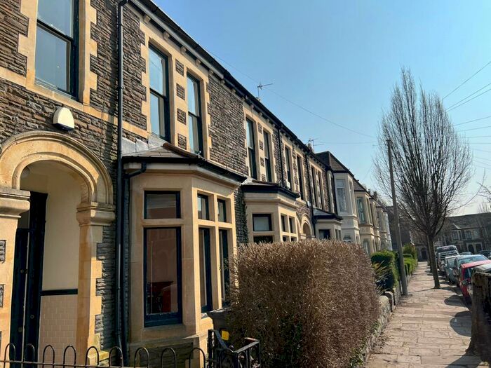 4 Bedroom House To Rent In Pitman Street, Cardiff, CF11