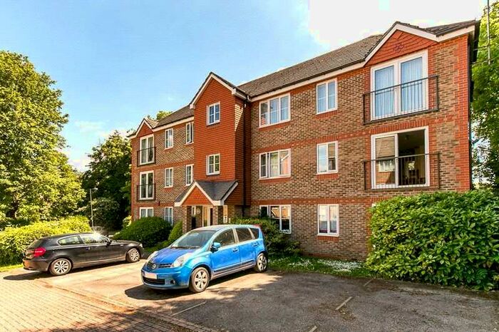 2 Bedroom Apartment To Rent In Sevenoaks Close, Sutton, Surrey, SM2