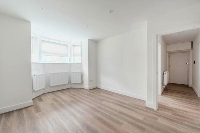 2 Bedroom Flat To Rent In Sunningfields Crescent, , Hendon, London, NW4