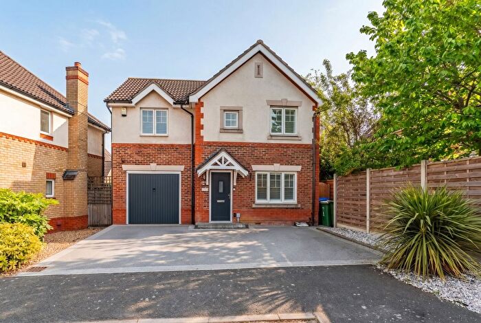 3 Bedroom Detached House For Sale In Carnet Close, Braeburn Park, Crayford, Kent, DA1