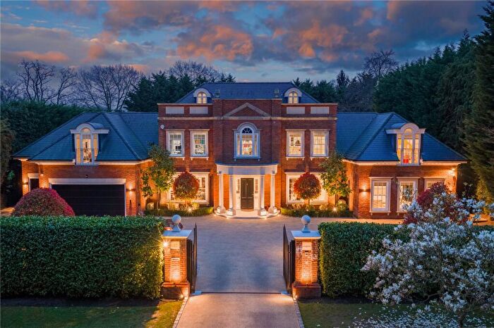 7 Bedroom Detached House For Sale In Chargate Close, Burwood Park, KT12