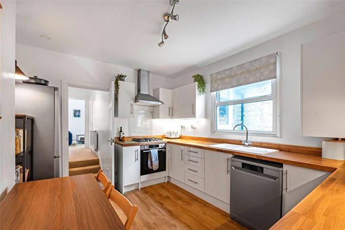 3 Bedroom Flat For Sale In Credenhill Street, Furzedown, SW16