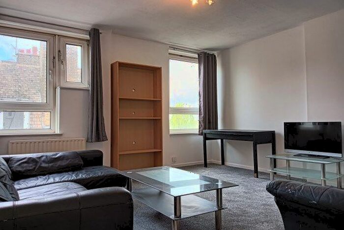 4 Bedroom Flat To Rent In Brixton Hill, London, SW2