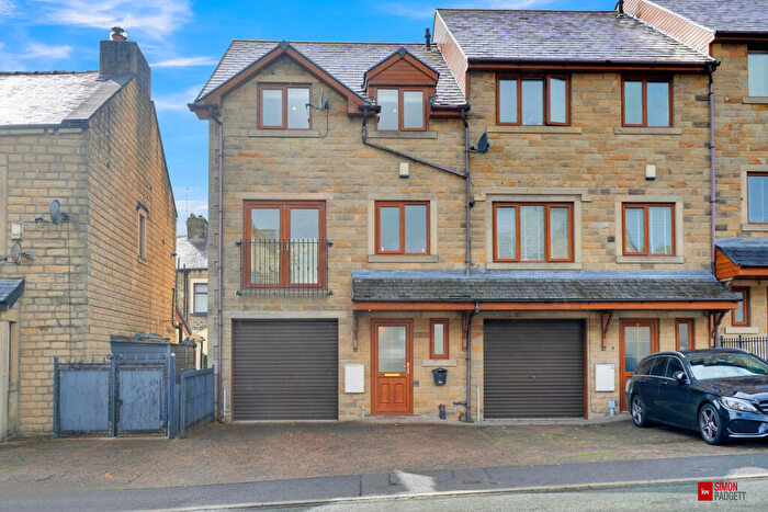 4 Bedroom Terraced House For Sale In Standroyd Road, Colne, BB8