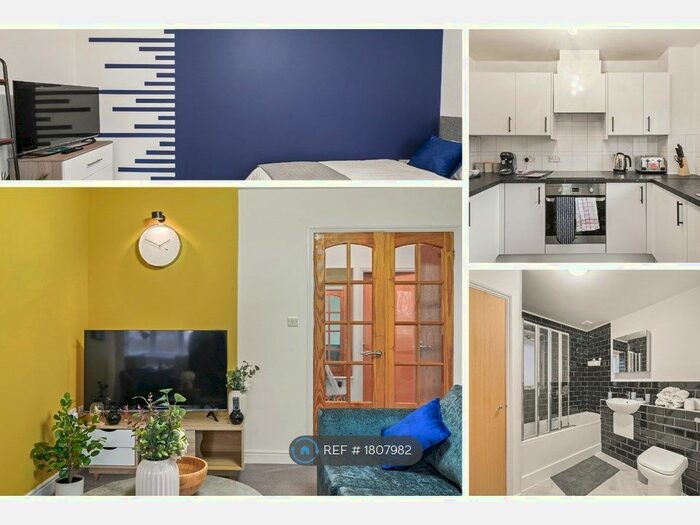 2 Bedroom Flat To Rent In Centurion Court, London, SE18