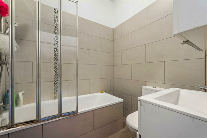 Apartment To Rent In London Road, Kingston Upon Thames, KT2