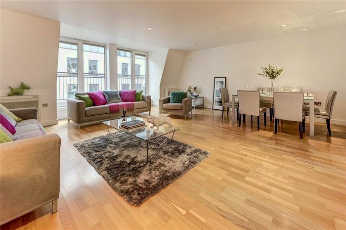 2 Bedroom Flat To Rent In Marylebone Lane, Marylebone, London, W1U