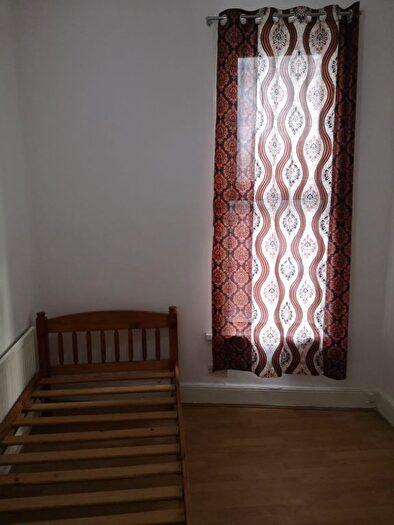 2 Bedroom Flat To Rent In Cann Hall, Leytonstone, E11