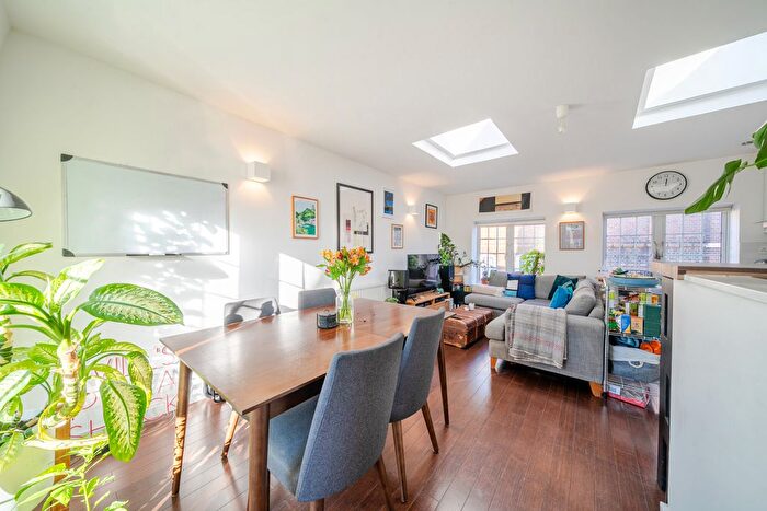 2 Bedroom Flat For Sale In Decima Street, London, SE1