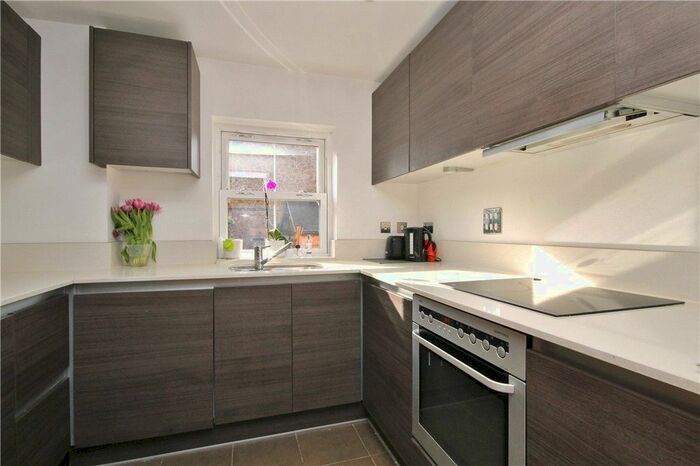 2 Bedroom Flat To Rent In Albury Road, Guildford, Surrey, GU1