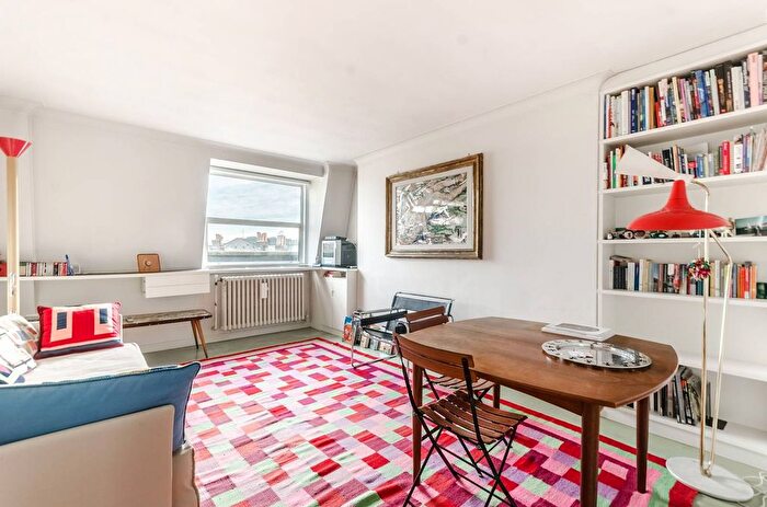 1 Bedroom Flat To Rent In Portland Place, Marylebone, London, W1B