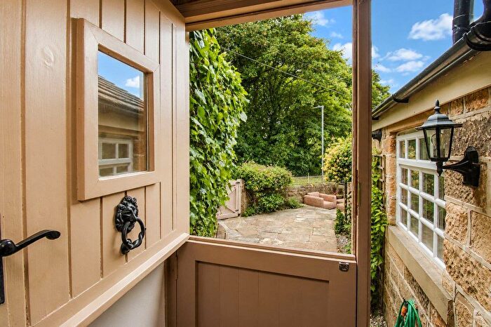 2 Bedroom Cottage For Sale In Hill Road, Newmillerdam, Wakefield, WF2