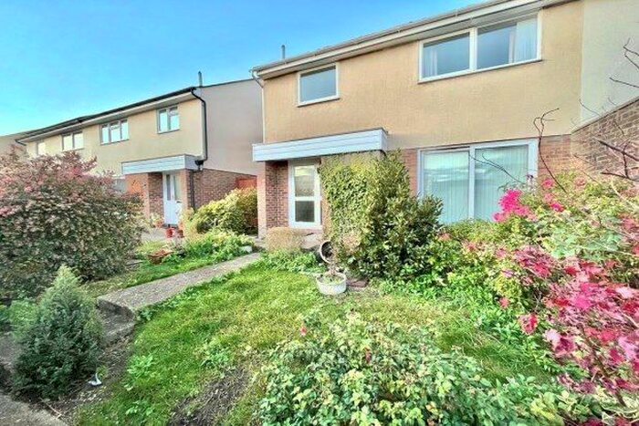 3 Bedroom Semi-Detached House To Rent In Regal Close, Portsmouth PO6