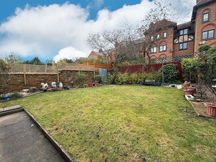 2 Bedroom Semi-Detached Bungalow For Sale In High Street, Kingsthorpe, Northampton, NN2