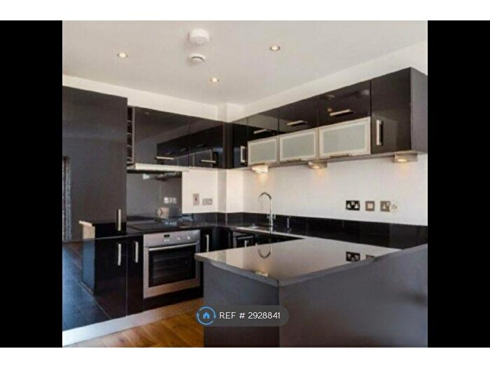2 Bedroom Flat To Rent In Pond Garth, York, YO1