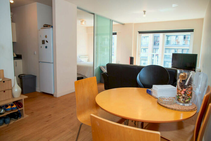 Studio To Rent In Amelia House, Boulevard Drive, London, NW9