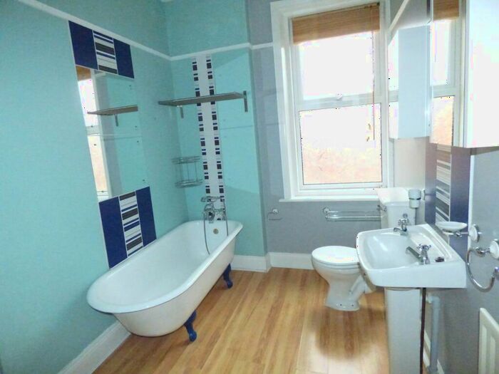 3 Bedroom Maisonette To Rent In Beacon Street, Low Fell, NE9