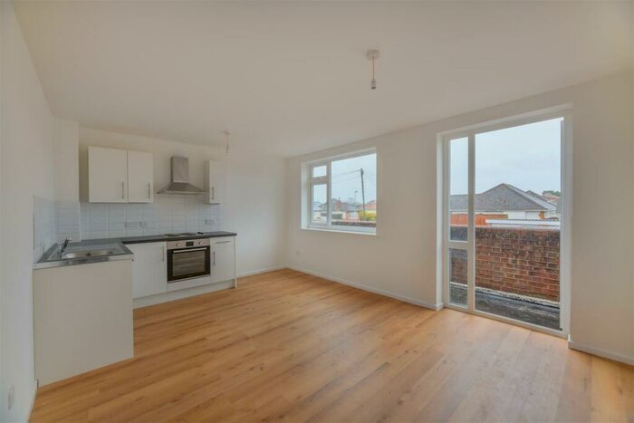 3 Bedroom Apartment To Rent In Somerford Road, Christchurch, BH23