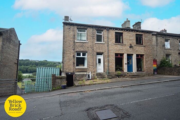 2 Bedroom Terraced House To Rent In Whiteley Street, Huddersfield, West Yorkshire, HD3