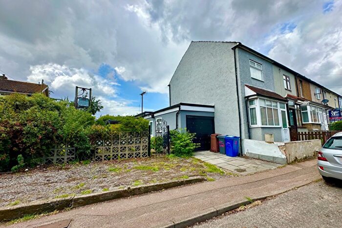 2 Bedroom End Terrace House For Sale In Mill Lane, Grays, RM20