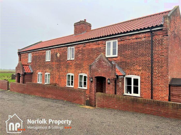 3 Bedroom Cottage To Rent In Limpenhoe, NR13