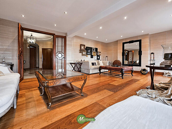 4 Bedroom Flat To Rent In Palace Court, NW3