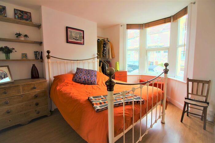 1 Bedroom Flat To Rent In Carlton Park, Bristol, BS5